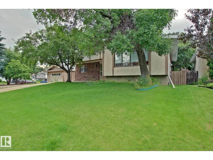 18107 89 AV NW, Edmonton, photo 2
