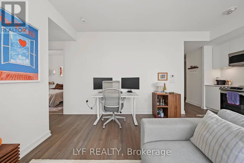 2403 - 357 King Street W — photo 19 of 40