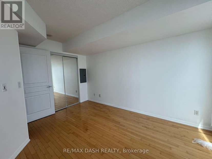 2809 - 18 Yonge Street — photo 5 of 13