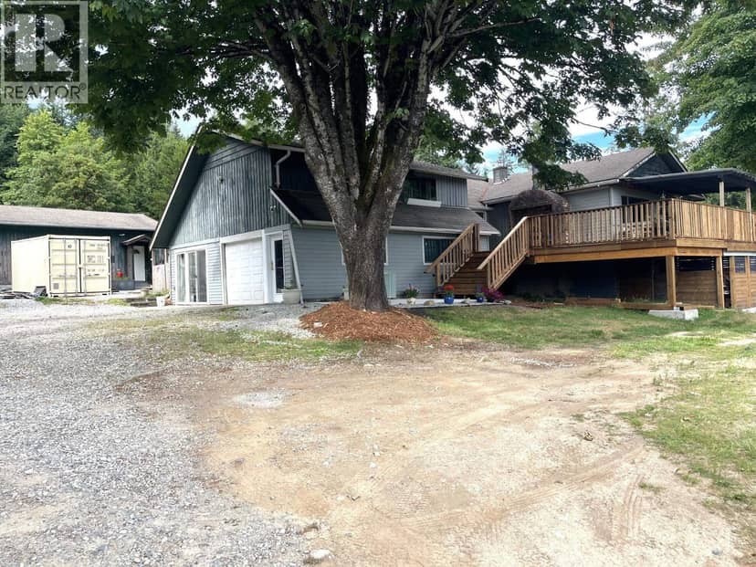 988 CEMETERY ROAD, Gibsons, photo 2