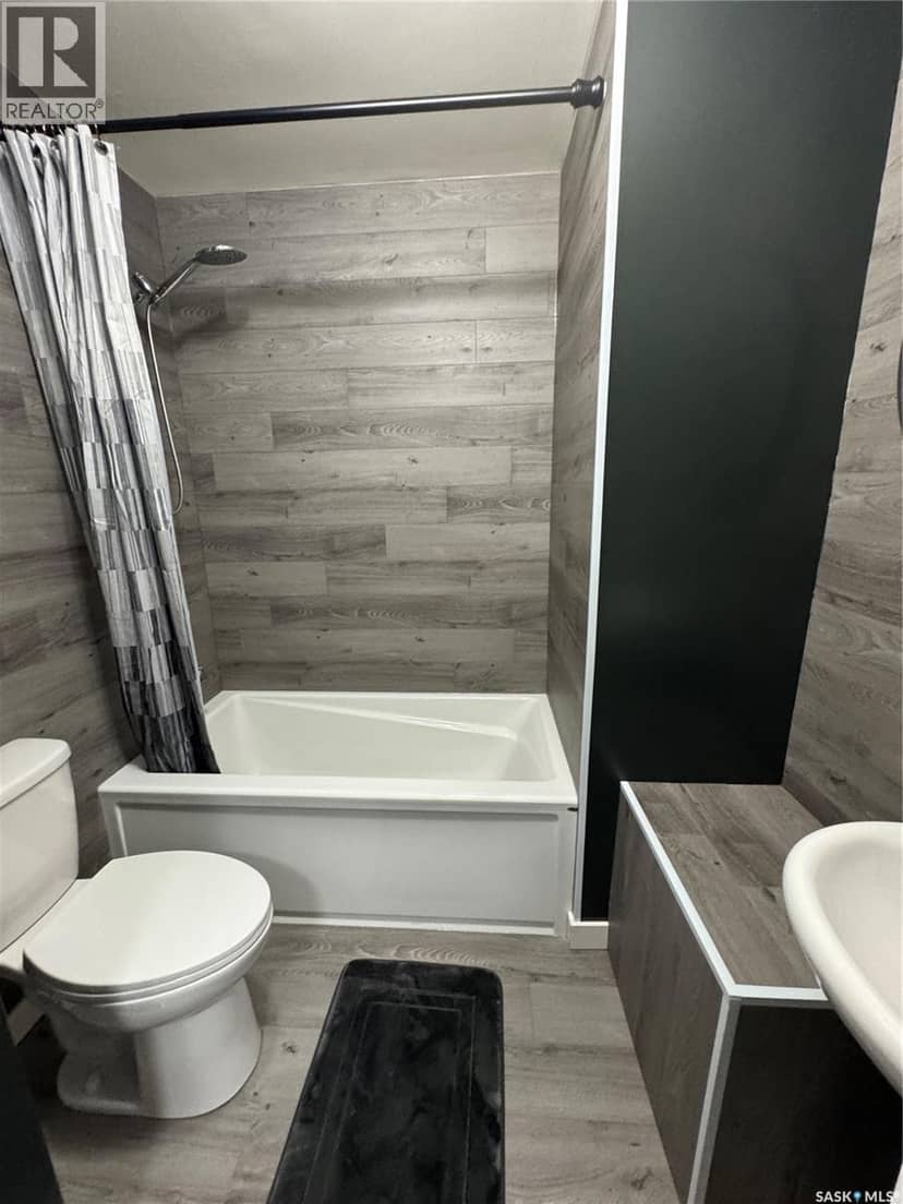 114 Hamjea STREET — photo 16 of 40