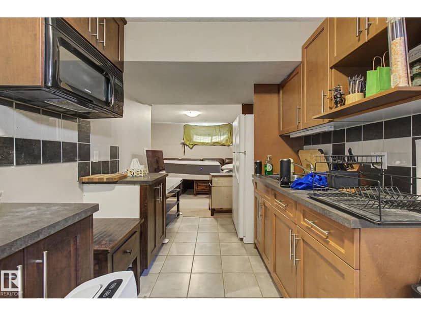 9935 155 ST NW — photo 33 of 40