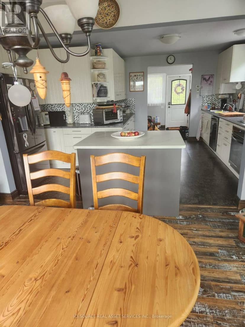 136 Hollowview Road — photo 17 of 40