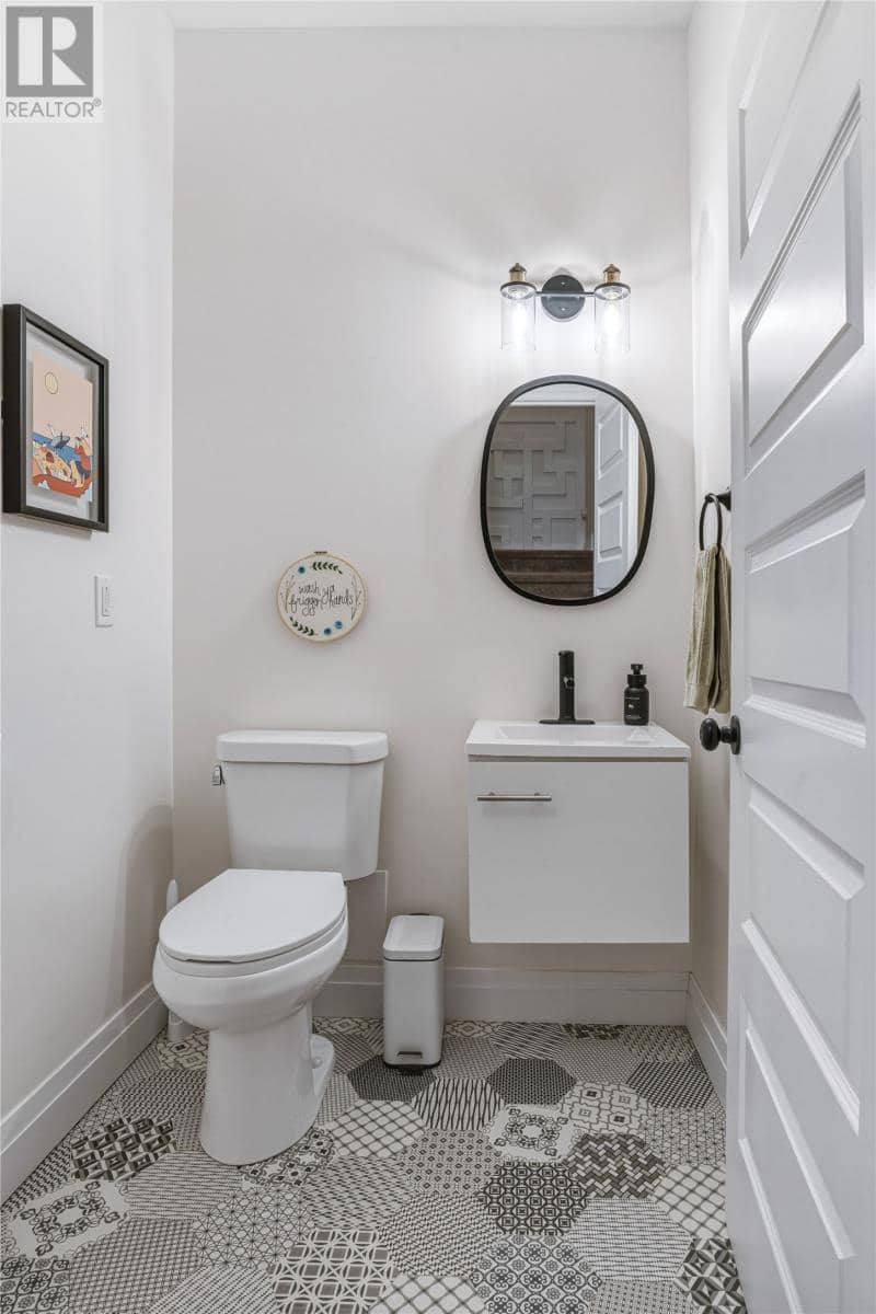 72 Bennett Avenue — photo 10 of 40