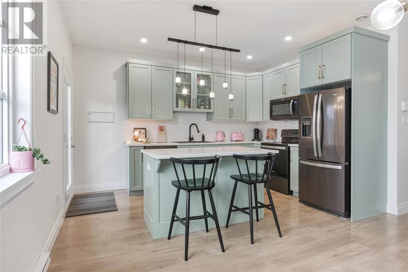 72 Bennett Avenue — photo 17 of 40