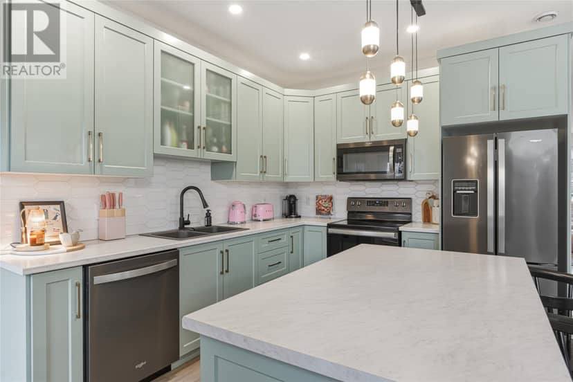 72 Bennett Avenue — photo 19 of 40