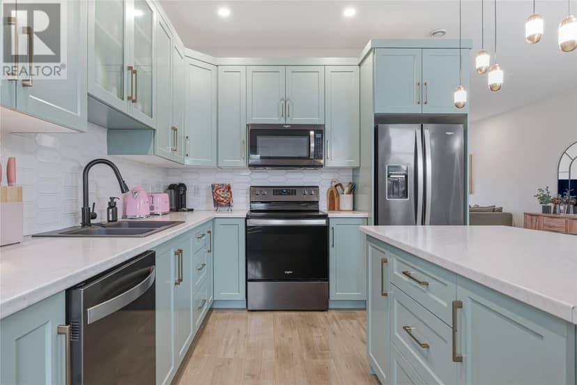 72 Bennett Avenue — photo 20 of 40