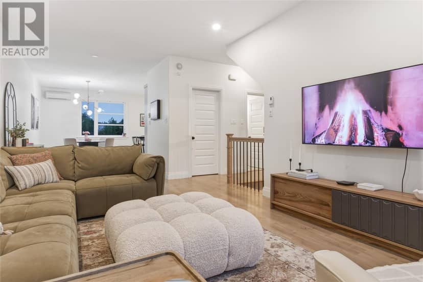 72 Bennett Avenue — photo 9 of 40