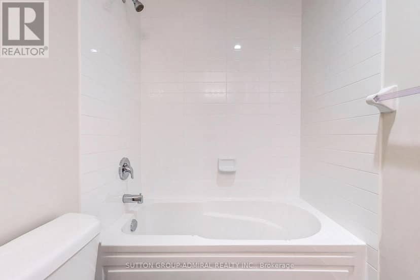 221 - 39 Annie Craig Drive — photo 16 of 24