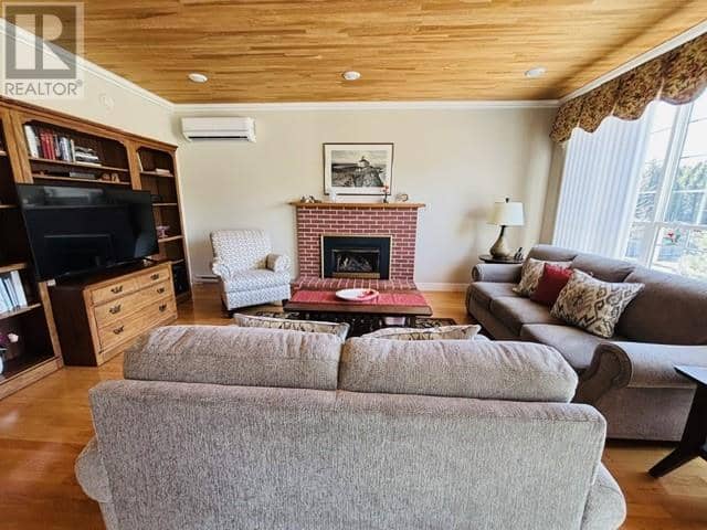 9 Seaview Crescent — photo 16 of 40