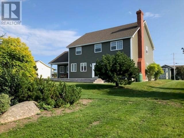 9 Seaview Crescent — photo 3 of 40