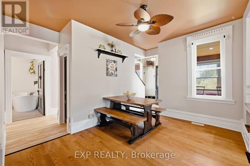 2027 Victoria Street — photo 14 of 40