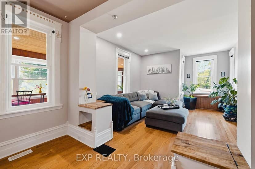 2027 Victoria Street — photo 18 of 40
