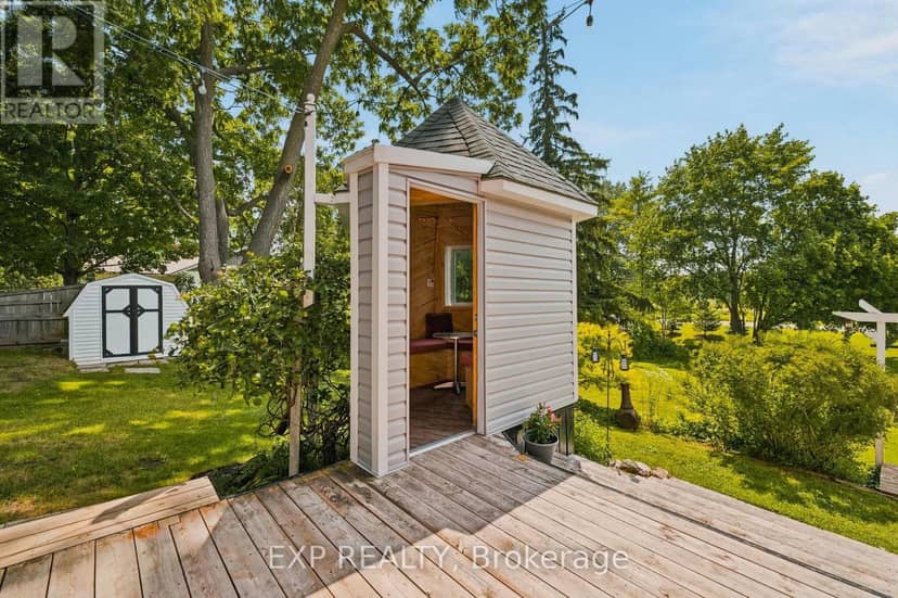 2027 Victoria Street — photo 38 of 40
