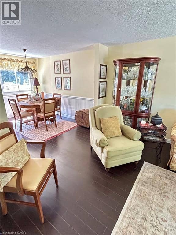 202 RICHARDSON Drive Unit# 29 — photo 4 of 37