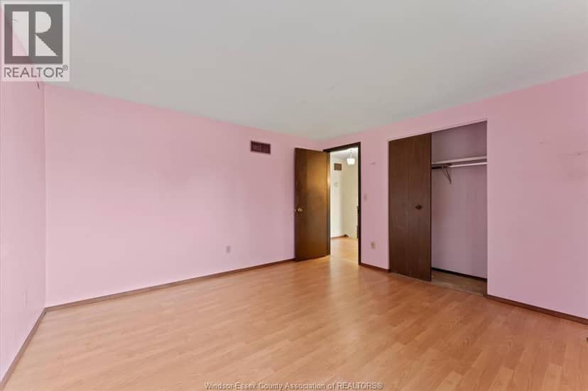 5860 Ninth STREET — photo 17 of 40