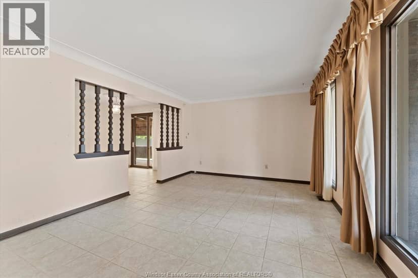 5860 Ninth STREET — photo 3 of 40