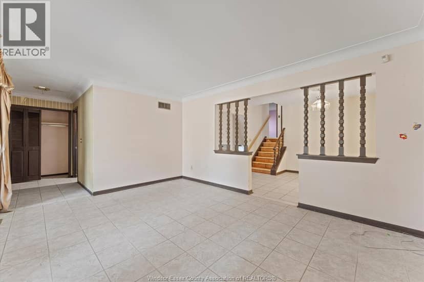 5860 Ninth STREET — photo 4 of 40
