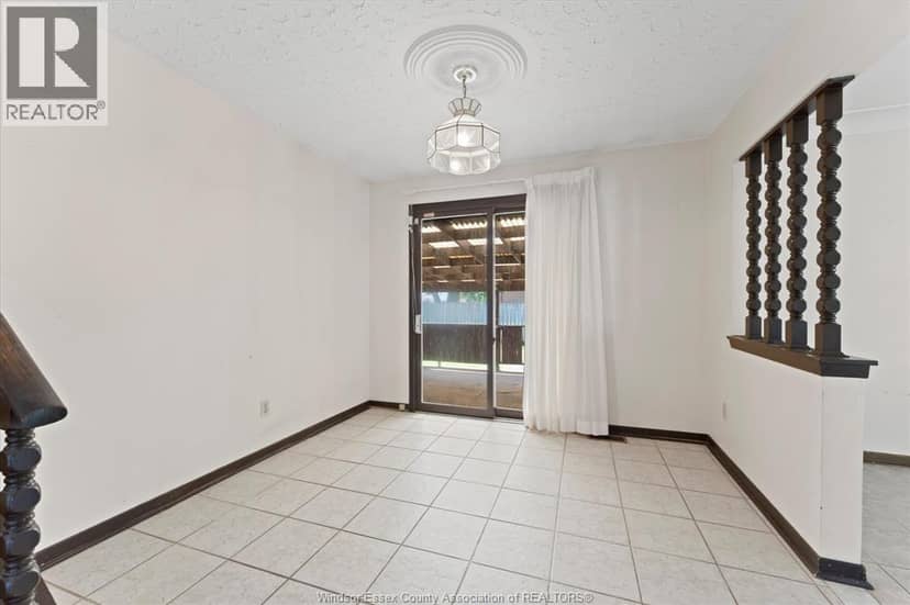 5860 Ninth STREET — photo 6 of 40