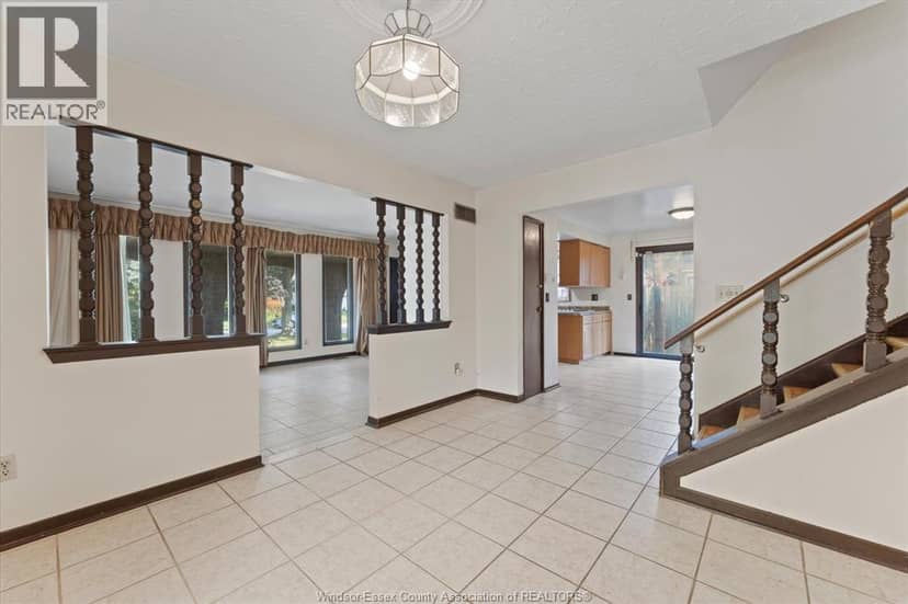 5860 Ninth STREET — photo 8 of 40