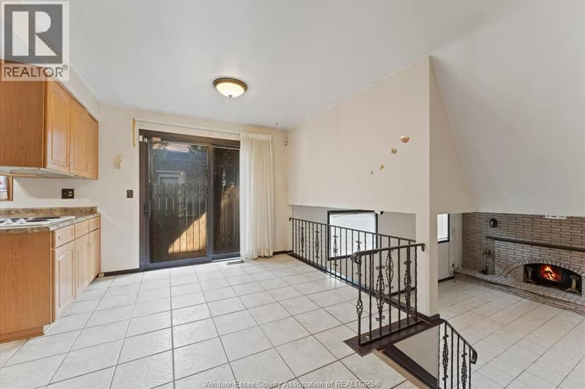 5860 Ninth STREET — photo 9 of 40