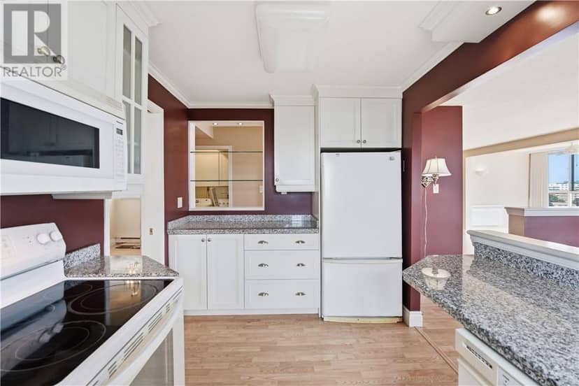 2000 Regent Unit# 501 — photo 11 of 37