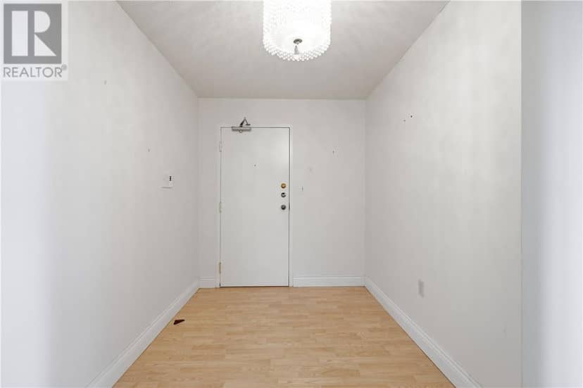 2000 Regent Unit# 501 — photo 17 of 37