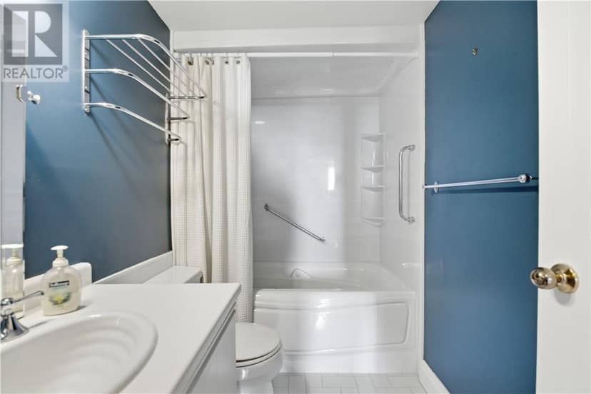 2000 Regent Unit# 501 — photo 19 of 37