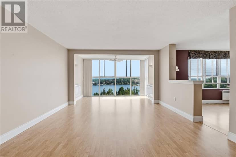 2000 Regent Unit# 501 — photo 3 of 37