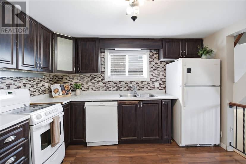 181 Douglas Street — photo 4 of 22