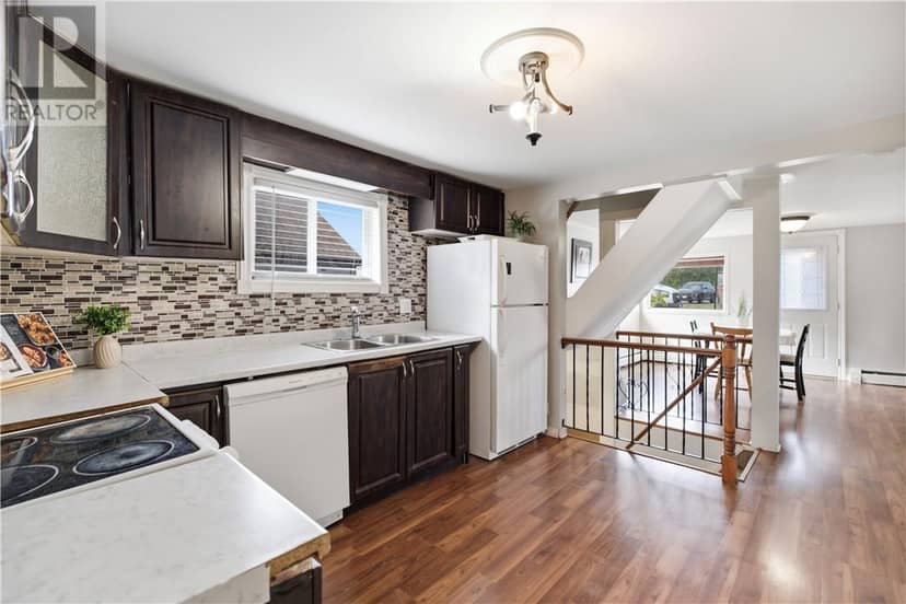 181 Douglas Street — photo 6 of 22