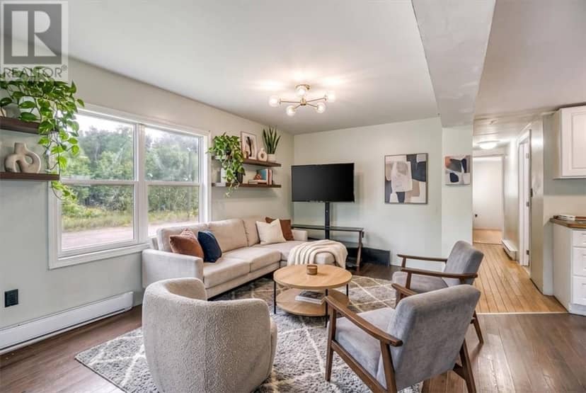 19 Center Street, Levack, photo 8