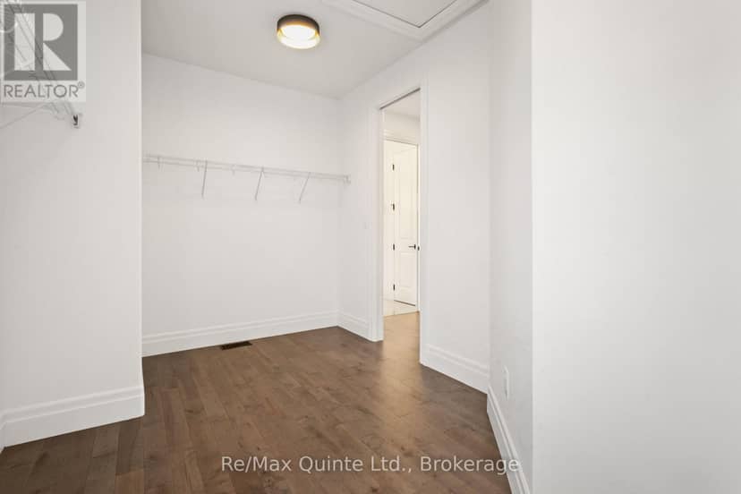125 Villeneuve Drive — photo 32 of 40