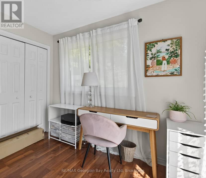 1060 Harbourview Drive — photo 17 of 35