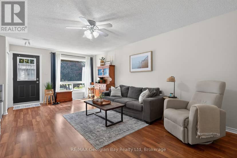 1060 Harbourview Drive — photo 3 of 35