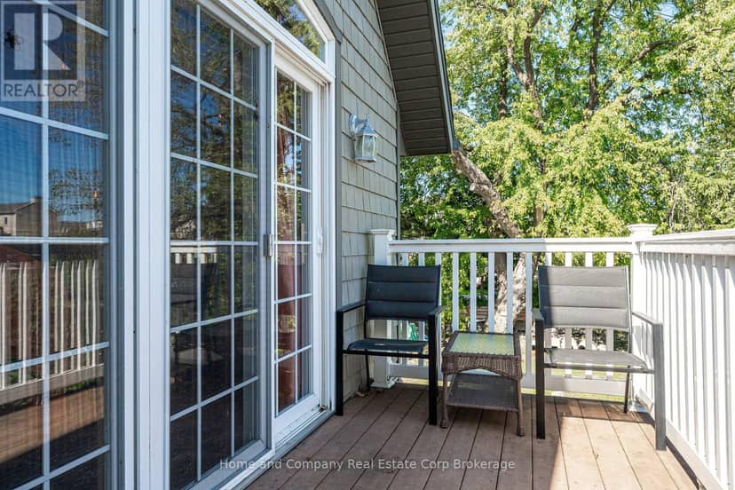 35 Thomas Street, St. Marys, photo 5