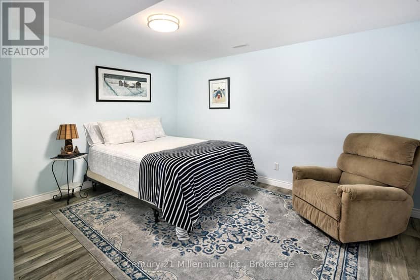 142 Arthur Street E — photo 25 of 34