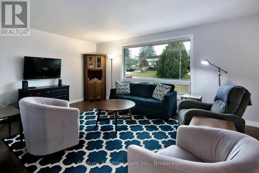 142 Arthur Street E — photo 4 of 34