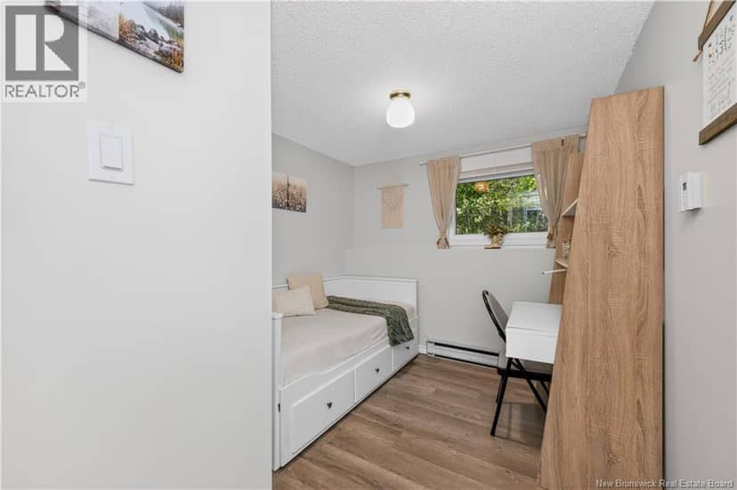 81 Queensway Drive — photo 36 of 40