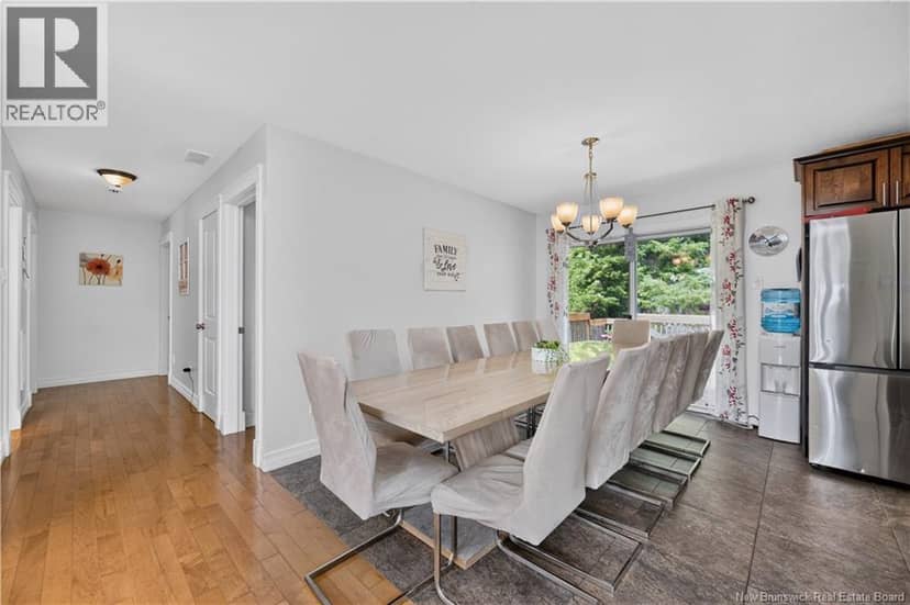 81 Queensway Drive — photo 6 of 40