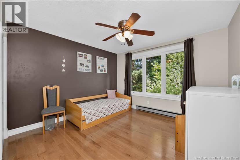 81 Queensway Drive — photo 24 of 40