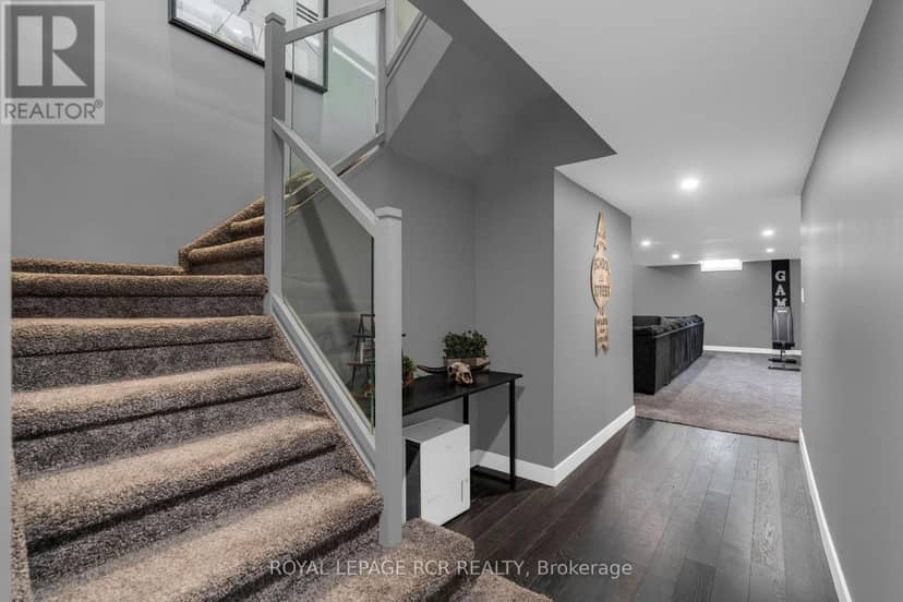 20 Douglas Drive — photo 29 of 40
