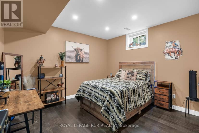 20 Douglas Drive — photo 34 of 40