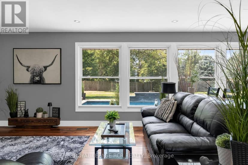 20 Douglas Drive — photo 8 of 40