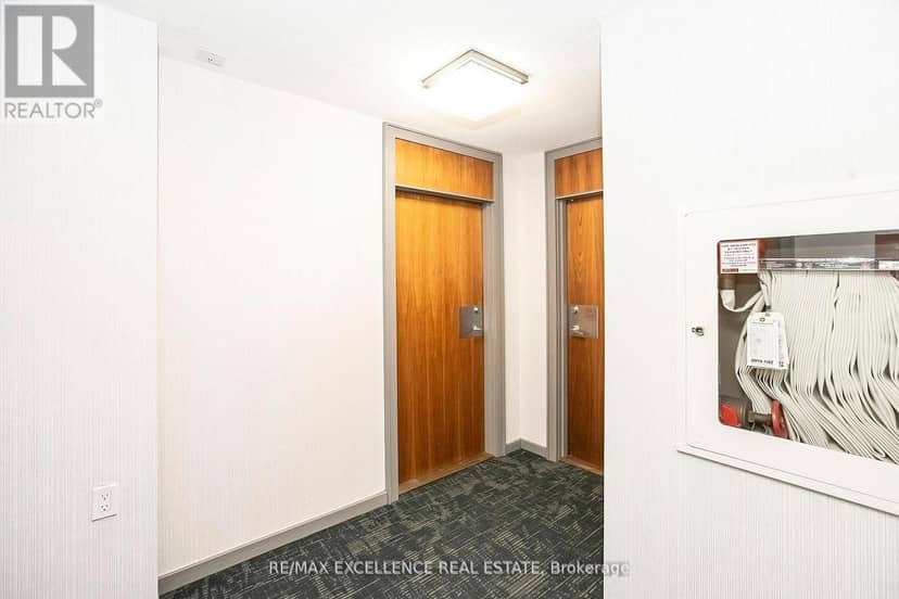 2102 - 33 Elm Drive — photo 10 of 30