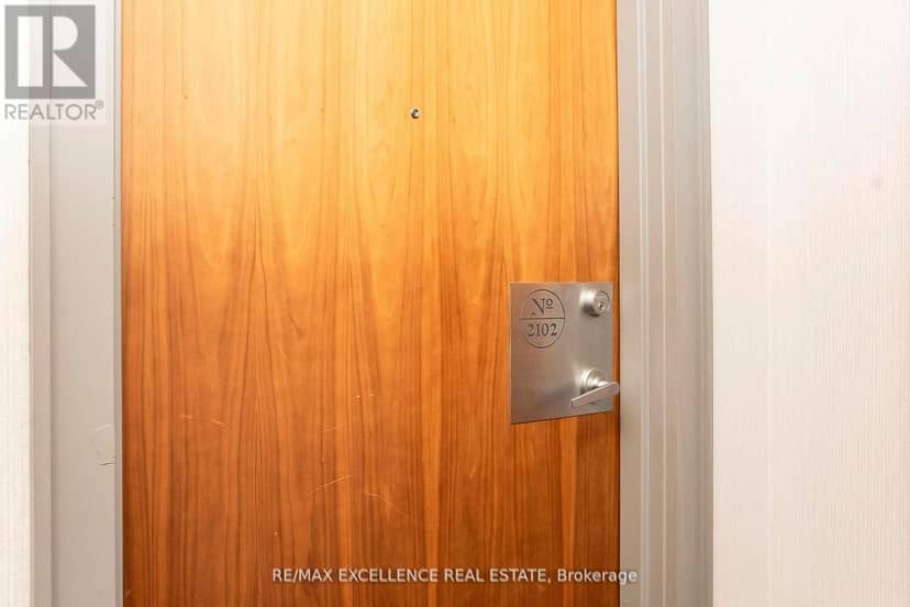 2102 - 33 Elm Drive — photo 11 of 30