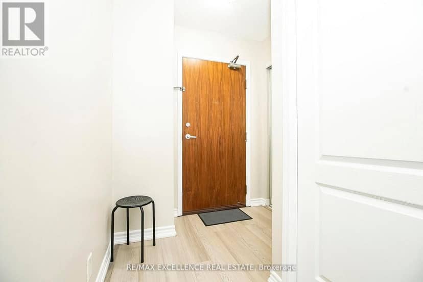 2102 - 33 Elm Drive — photo 13 of 30