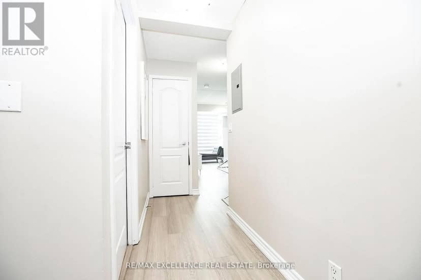 2102 - 33 Elm Drive — photo 14 of 30