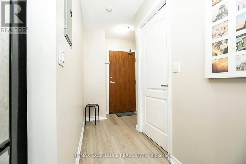 2102 - 33 Elm Drive — photo 15 of 30