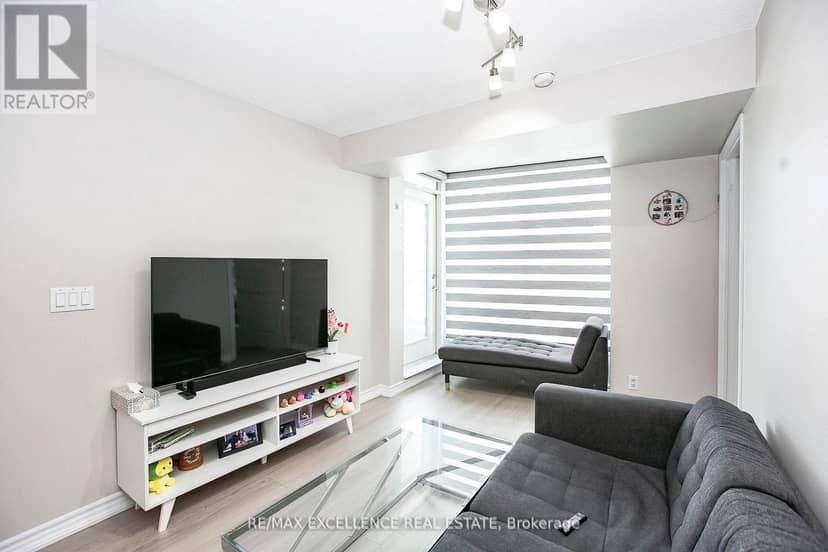 2102 - 33 Elm Drive — photo 17 of 30